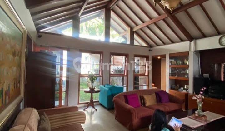 Quick...House/Villa in Dago Atas Bandung Below Market Price Quick...House/Villa in Dago Atas Bandung Below Market Price