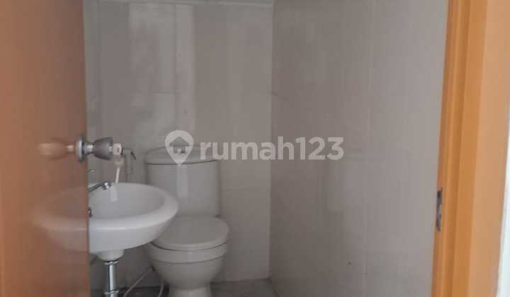 Shop House with Good Road Access, 3 Floors, New in Padasuka Bandung 2