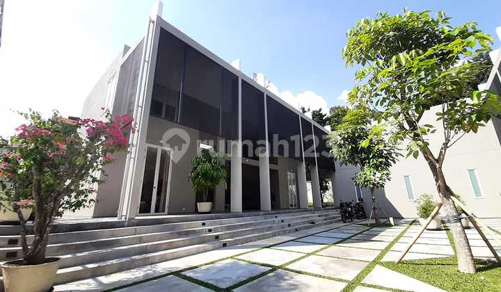 Gedung dan Kantor di Tubagus Ismail,Dago Bandung Bangunan Bagus