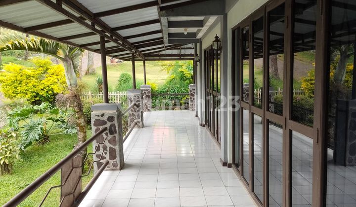 Villa Murah dan Mewah di Lembang Bandung Full Furnish,3Lantai