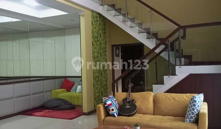 For Sale Luxury House in Elite Complex in Batununggal Bandung 2