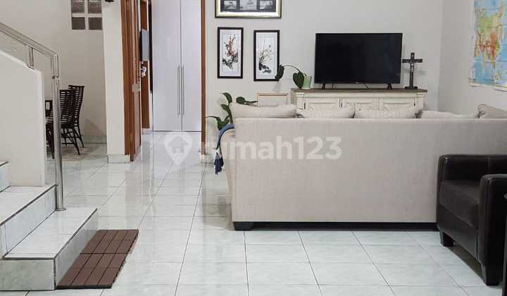 Rumah Mewah,Terawat 2Lantai Dalam Komplek di Kawaluyaan Bandung