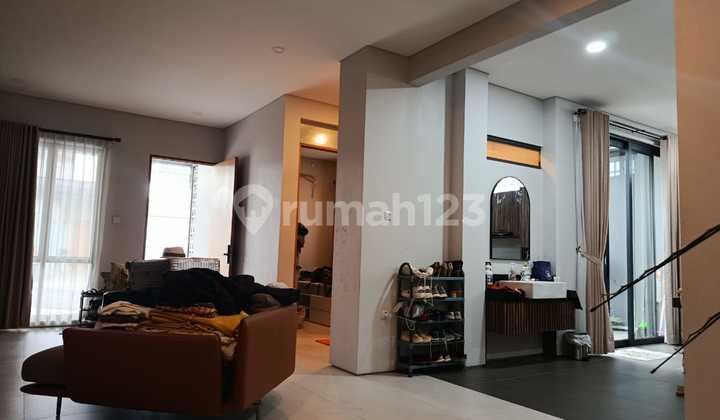 Rumah Masih Baru Ada Furnish di Komplek Baru di Setraduta Bandung 2