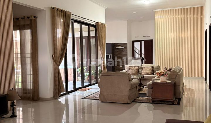 Rumah Mewah di Kota Baru Parahyangan Bandung Ada Full Furnish