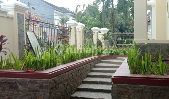 Rumah Exclusive Dalam Perumahan Cantik di Istana Regency,Pasteur Bandung