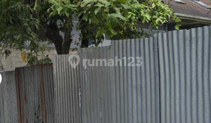 Land in Dago Pojok, North Bandung, is great for boarding houses near campus.