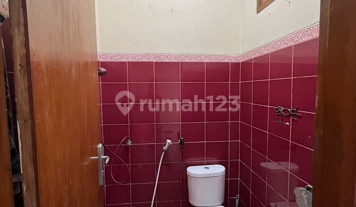 House in Jombang Ciputat by the Main Road Near the Station 2