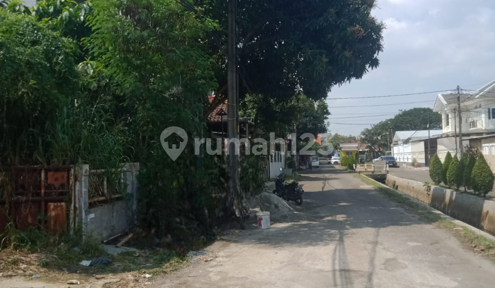 1-Story House in Villa Melati Mas, Suitable for Business