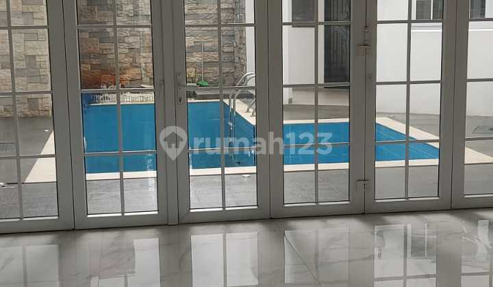 Rumah 2 Lantai di Cluster Alam Sutera Dekat Area Perkantoran