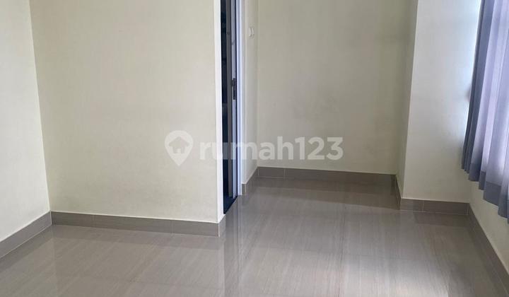 Rumah Disewakan Malibu Village Depan Sport Club 2