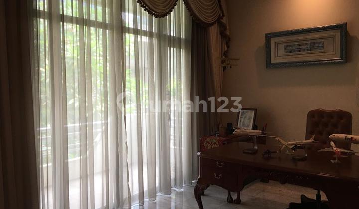 Rumah 2 lantai di Kuningan Dekat Kedutaan Besar Emirat  