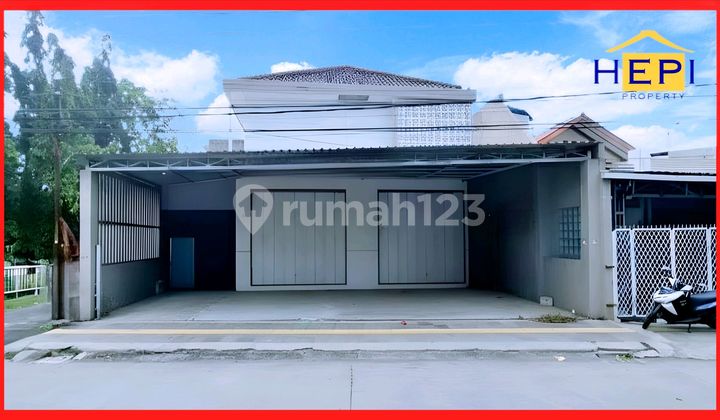 City Center Shophouse in Supriyadi, East Semarang