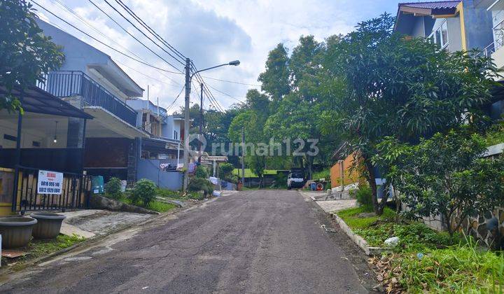 Rumah mewah siap huni dengan view pegunungan dan sudah SHM Di Sentul city. 2