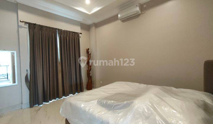 For Sale Classic Luxury House In Sentul City, Bogor