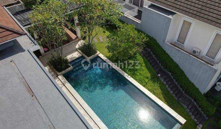 Rumah Mewah Modern Bali Dengan Kolam Renang Dan View Pegunungan di Sentul City 2