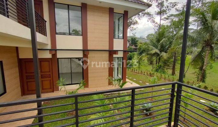 Rumah Modern Tropis Dengan Halaman Luas Posisi Hook, Bonus Green Area, Sentul City 2