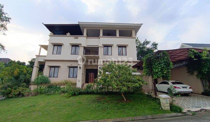 Rumah Posisi Hook, 3 Lantai View Pegunungan SHM Di Sentul City 2