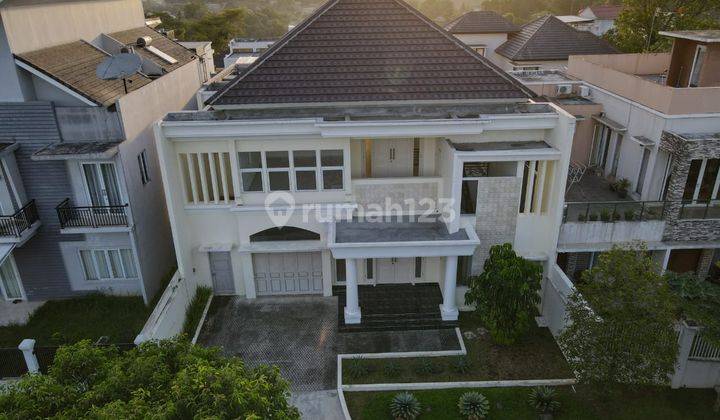 Rumah Classic Dengan View Pegunungan di Sentul City 2