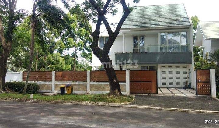 Rumah Minimalis Furnish Posisi Hook Taman Luas di Sentul City 1