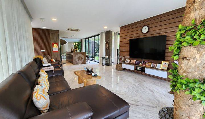 Rumah Dengan Kolam Renang Dan Lift Furnish Shm, di Sentul City 1