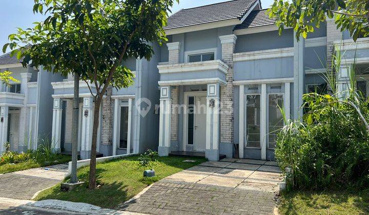 Rumah Minimalis 2lt Dengan Taman Depan Dan View Pegunungan  2