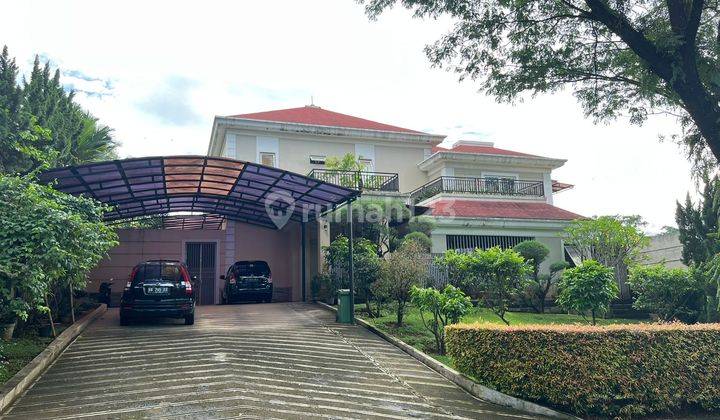 Rumah Dengan Halaman Luas, 2lt Ada Private Pool 1