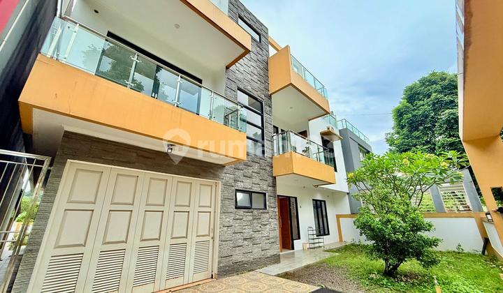 Rumah Siap Sewa ! 3 Lantai + Rooftop di Cluster Asri Sentul City