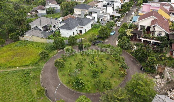 Rumah Murah Harga Kavling Dengan Halaman Yang Luas Depan Taman di Sentul City, Bogor 1