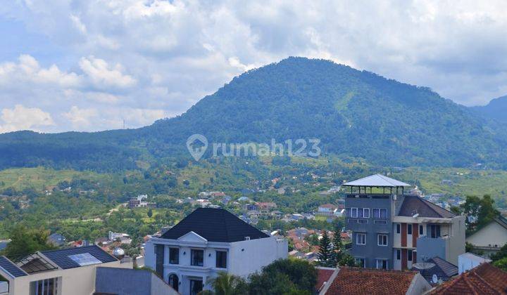 Rumah mewah siap huni dengan view pegunungan dan sudah SHM Di Sentul city. 1