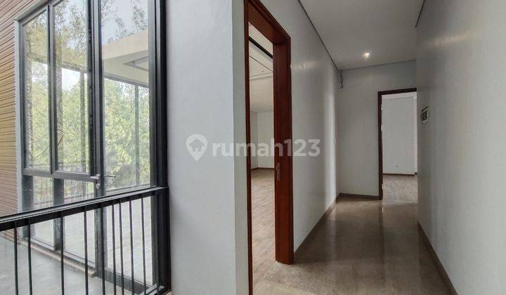 Rumah Baru Type Modern Tropis Depan Green Area Dekat Exit Tol Dilengkapi Dengan Akses Lift, Kolam Renang, Dan Lantai Marmer Di Sentul City Bogor 5