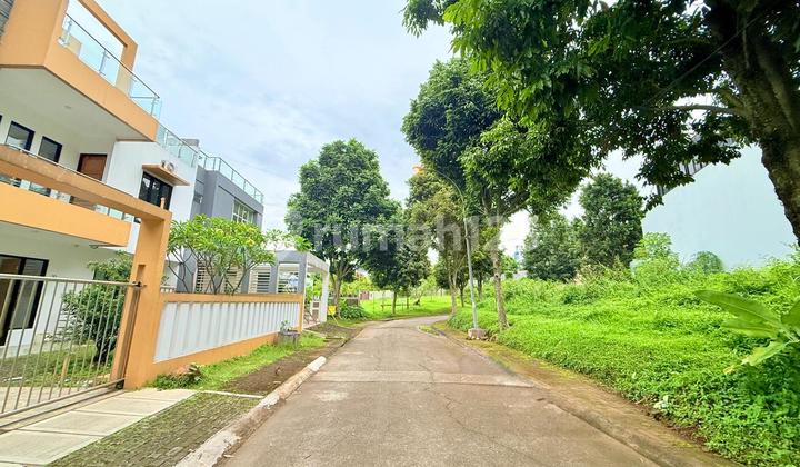 Rumah Sewa Eksklusif Sentul City, Bangunan Kokoh, 3 Lantai 2