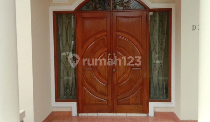 Luxury Ready-to-Occupy 2-Story House in Istana Regency. 2