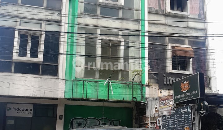 3-Story Shophouse in Commercial Area Near Bandung City Square 1