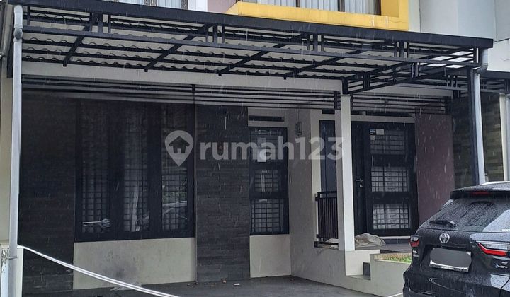 Nice Minimalist 2-Story House in Kawaluyaan, Soekarno Hatta, Buah Batu