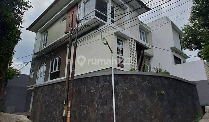 Rumah Mewah Minimalis Lingkungan Tenang Di Cigadung Sayap Dago 2