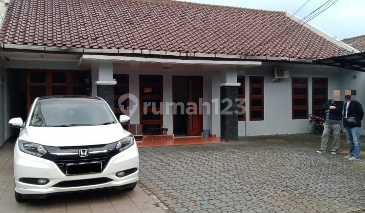 Large House with Spacious Yard Near Trans Studio in Turangga 1