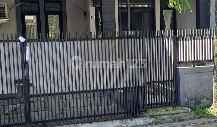 Beautiful House Ready to Occupancy Comfortable Environment Kiara Sari Asri Complex in Buah Batu