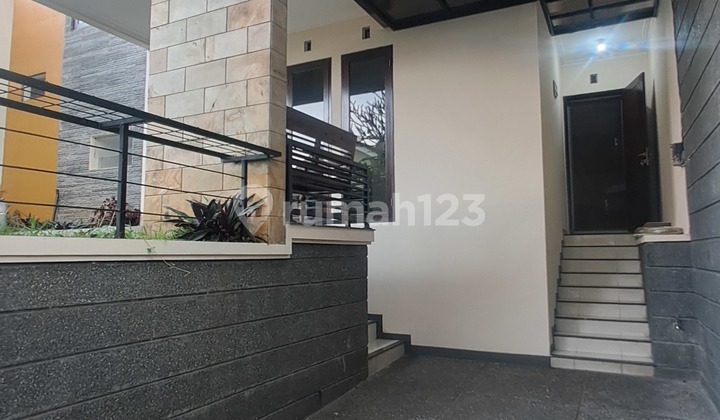 Rumah 2 Lantai Minimalis Bagus Kuldesak di Dago Cluster Cigadung 2