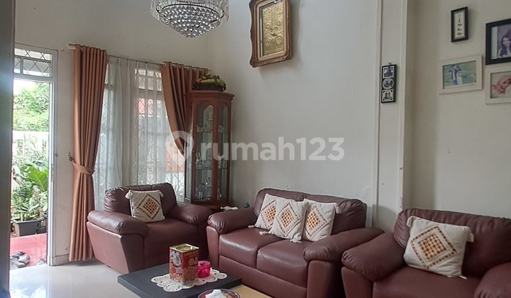 Rumah Bagus 2 Lantai di Komplek Istana Kawaluyaan Buah Batu 2