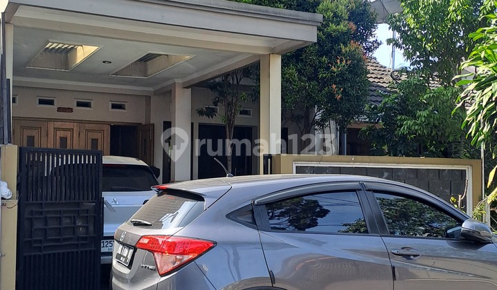 Rumah Bagus Minimalis 2 Lantai Dekat Taman Regol di Buah Batu