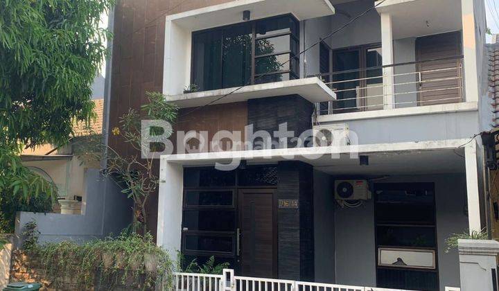 Rumah  Cantik 2.5 Lantai di Jatijajar Depok 1