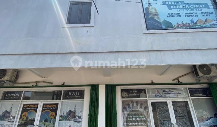 Ready-to-Use 3-Story Shop House, KPR Available, Low Down Payment in Kaliabang, Bekasi City.