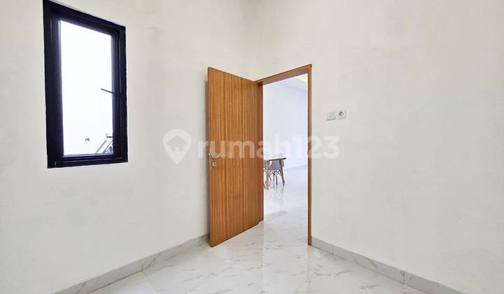 Rumah Mewah 2Lt Full Renovasi bisa KPR di Kota Harapan Indah Bekasi 2