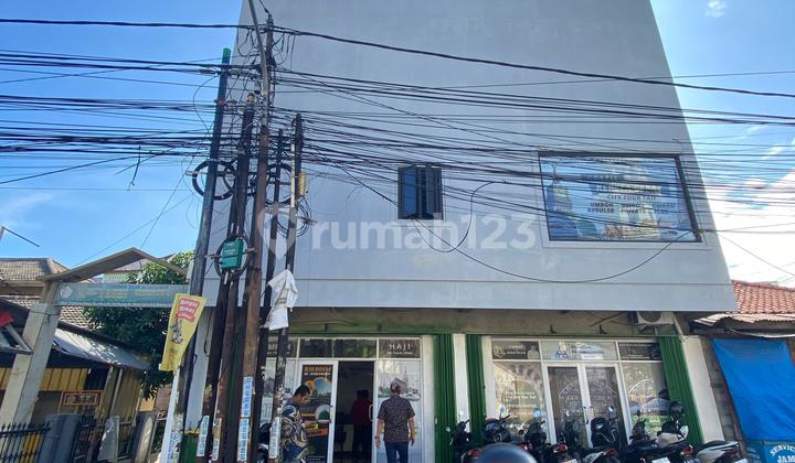 Ready-to-Use 3-Story Shop House, KPR Available, Low Down Payment in Kaliabang, Bekasi City.