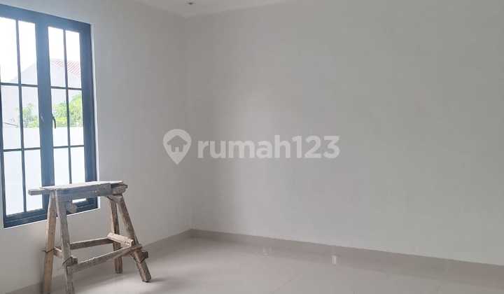 Rumah Mewah Lokasi Jalan Utama di Perumahan Boulevard Hijau Kota Harapan Indah Bekasi 2