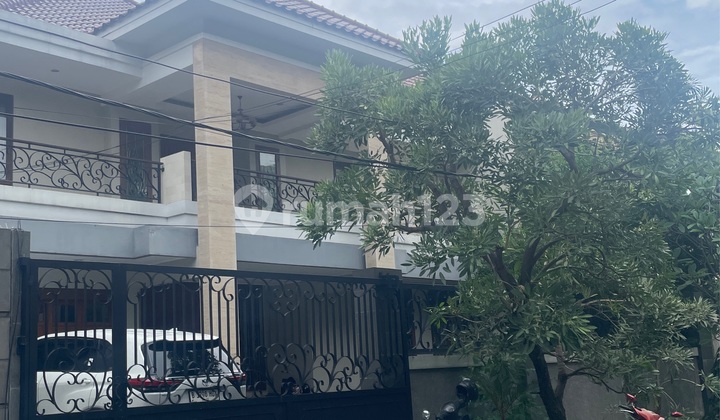 Lokasi Favorit Jalan Lebar 3 Mobil Rumah Layout Nyaman Lantai Marmer & Ada Pool Siap Huni