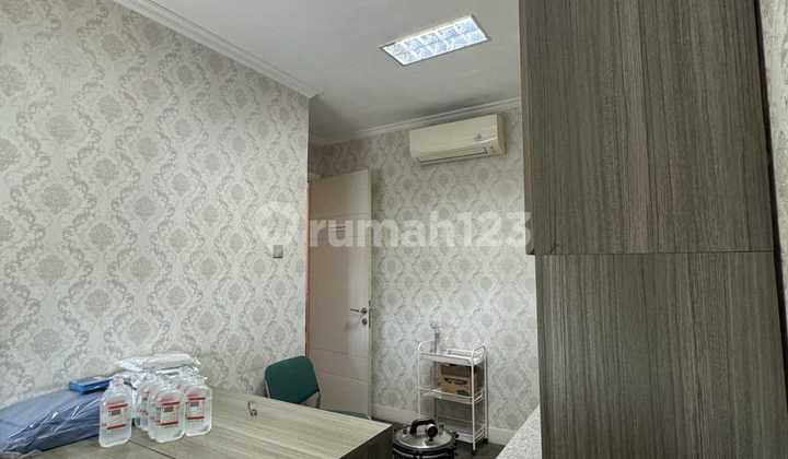 Bisa Jual / Sewa Ruko Plaza 5 Pondok Indah Ruko di Radio Dalam 85.0 m² Semi Furnished SHM