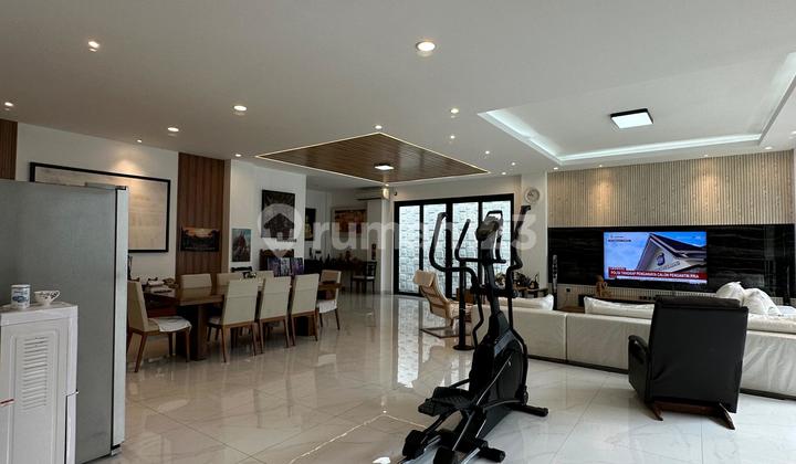 Rumah Siap Huni Modern 2 Lantai Taman & Kolam Ikan 2