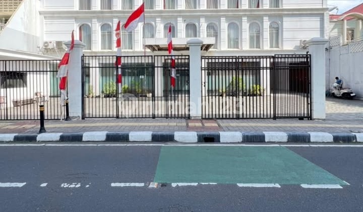 Bangunan Siap Jadi Kantor & Pinggir Jalan Besar Bangunan Siap Jadi Kantor & Pinggir Jalan Besar