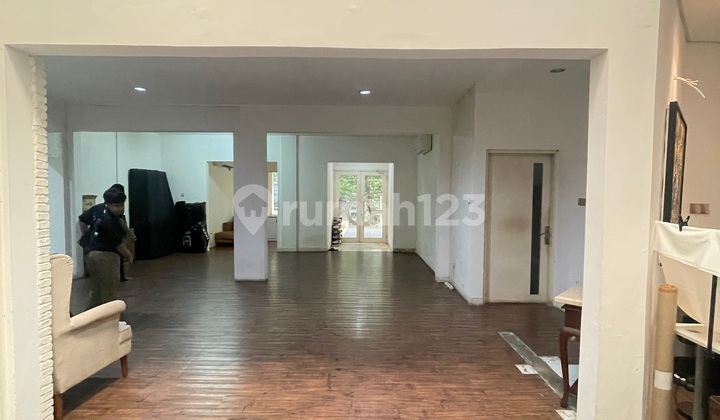 House in Commercial Area with Wide Road, Near Highway Access CCK for Restaurant, Office & Business 2